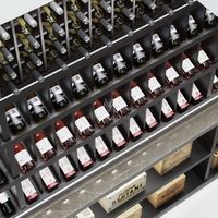 Meubles de restaurant haut de gamme à vin rouge Vitrine de cave à vin en acier inoxydable à led