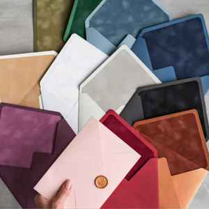 Enveloppes d'emballage en papier velours flanelle de luxe en gros, épaisses, imprimées UV, estampage à chaud doré pour invitations professionnelles DIY et événements festifs - Product Image 1