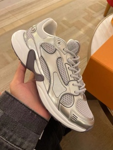 Chaussures décontractées de luxe pour hommes et femmes, très vendues, respirantes, en maille, style baskets de sport, avec amorti classique, pour la marche - Product Image 2