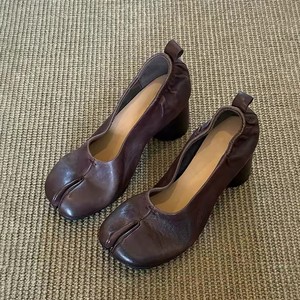 Zapatos de tacón alto retro con punta dividida para mujer 2026, elegantes, de tacón bajo y bloque, versátiles para uso diario, calzado de moda casual. - Product Image 2