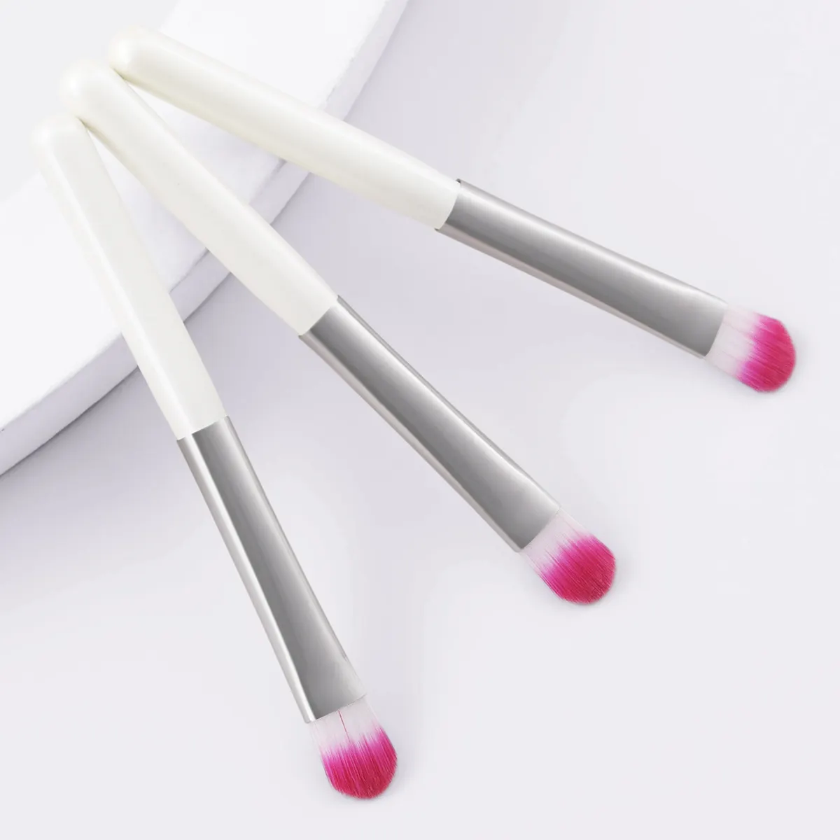 High Quality Simple Makeup Brush Eyeshadow Concealer Brush Facial Multifunctional Beauty Makeup Tool Own Brand
