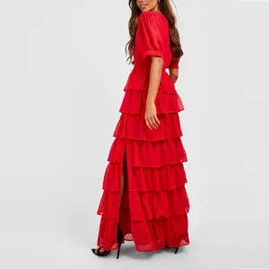 Robe longue en mousseline de soie rouge, col en V profond, à volants