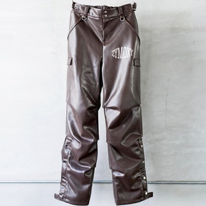 Pantalon en cuir noir souple avec logo personnalisé, pantalon de haute qualité, coupe droite, coupe et couture, pantalon en cuir slim fit pour homme avec poche - Product Image 2