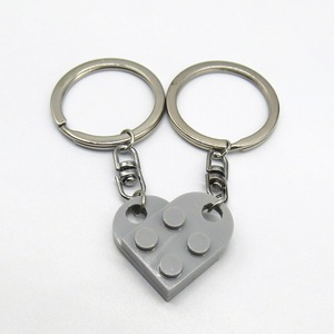 Portachiavi Creativo all'Ingrosso con Mattoncini Colorati a Forma di Cuore, Regalo di Nozze per Coppie, Set di 2 Pezzi Abbinati, Regali di Tendenza alla Moda - Product Image 3