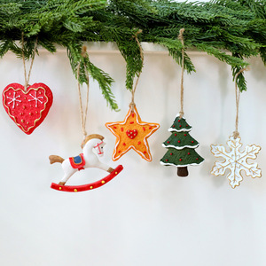 Mini pendentifs en résine de Noël, flocon de neige, cœur, arbre, étoile à cinq branches, décorations suspendues, à partir de 14 ans - Product Image 1