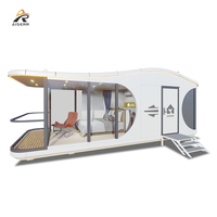 Cabane minimaliste en structure acier pour extérieur, maisonnette préfabriquée, capsule de camping, pod blanc