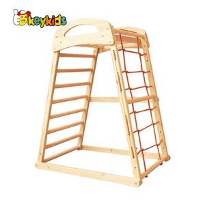 Pyramide d'escalade en bois pour <span class=keywords><strong>aire</strong></span> <span class=keywords><strong>de</strong></span> <span class=keywords><strong>jeux</strong></span> intérieure <span class=keywords><strong>Montessori</strong></span> avec toboggan et balançoires W01F012 - Product Image 3
