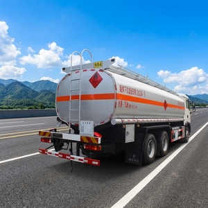 Camion-citerne SINOTRUK HOWO 6x4, 25000L, pour <span class=keywords><strong>le</strong></span> transport de diesel, 25m³ de réservoir de carburant, LHD, 10 roues, à vendre - Product Image 5