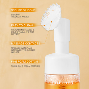 Espuma Limpiadora Facial Profunda al por Mayor con Vitamina C, Ácido Kójico y Cúrcuma, Hidratante, con Cepillo Aplicador - Product Image 4