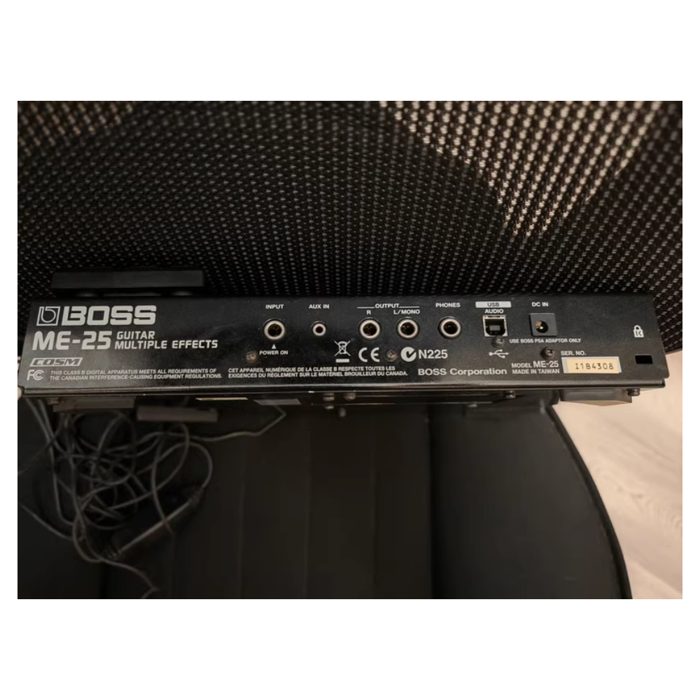 Jelo Boss ME-25 Guitar Multi-Effects Pedal 90% New Stainless Steel