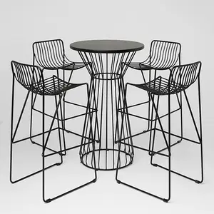 Dış mekan mobilyası Modern Metal bar sandalyesi plastik Bar masası ve sandalyeler çelik tel bar tabureleri