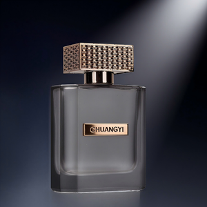 Kunden spezifische luxuriöse farbige quadratische Glas parfüm flasche mit Box 50ml 100ml Sprüh flaschen mit ätherischen Ölen - Product Image 2