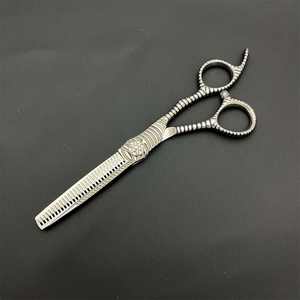 Tijeras de Peluquería Personalizadas de 6.0 Pulgadas, Tijeras de Entresacar de Acero Inoxidable 440C para Uso con Mano Derecha - Product Image 5