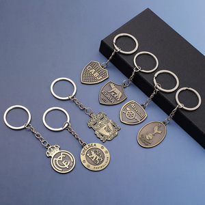 Porte-clés en alliage <span class=keywords><strong>de</strong></span> zinc avec emblème d'équipe <span class=keywords><strong>de</strong></span> football pour Barcelone et Chelsea, pendentif publicitaire, cadeaux pour employés <span class=keywords><strong>de</strong></span> conférence - Product Image 5