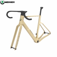 Cadre de vélo de gravier en carbone avec boîte à outils, pneus 700x57C max, freins à disque, passage des câbles entièrement intégré