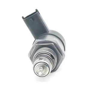 Soupape <span class=keywords><strong>de</strong></span> commande <span class=keywords><strong>de</strong></span> régulateur <span class=keywords><strong>de</strong></span> pression <span class=keywords><strong>de</strong></span> carburant 0281006037 pour une haute qualité - Product Image 4