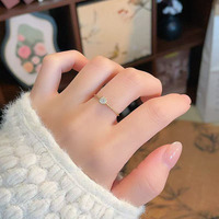 Bague de fiançailles élégante et simple pour femme, en or jaune 18 carats, avec diamant de laboratoire taille coussin, tige droite torsadée rétro, diamant de laboratoire cultivé en laboratoire