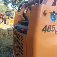 Digunakan untuk 465HD Mini Skid Steer Loader-Mesin Diesel Amerika 75KW Efisiensi Operasi Tinggi Kapasitas 3 Ton Pompa Gear PLC 4 Roda