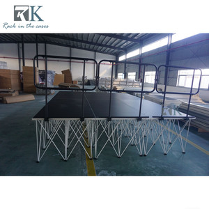 เวทียกพื้นแบบสี่เหลี่ยมจัตุรัสอลูมิเนียมขนาด 1 ม. x 1 ม. พร้อมกล่องขนส่ง - Product Image 4