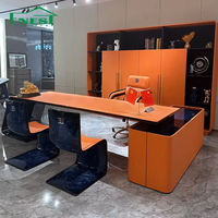 Ensemble de bureau de luxe sur mesure, table de direction en forme de Z enveloppée de cuir Nappa avec armoire intégrée pour projet de bureau à domicile ou de villa