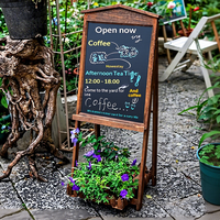 Support à fleurs vintage sur pied avec petit tableau noir en bois massif 122 cm – Panneau publicitaire pour cafés, restaurants et boutiques