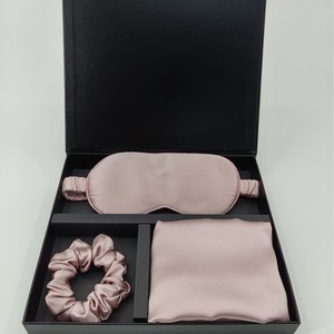 Parure de lit 4 pièces <span class=keywords><strong>en</strong></span> <span class=keywords><strong>satin</strong></span> de soie couleur unie de haute qualité, comprenant une <span class=keywords><strong>taie</strong></span> <span class=keywords><strong>d</strong></span>'<span class=keywords><strong>oreiller</strong></span> et un masque de sommeil doux et agréable pour la peau - Product Image 2
