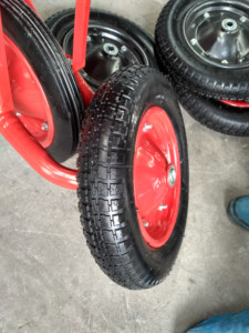 Roues <span class=keywords><strong>de</strong></span> <span class=keywords><strong>brouette</strong></span> pneumatiques gonflables <span class=keywords><strong>de</strong></span> petite taille en gros d'usine chinoise 3.25/3.00-8 à bas <span class=keywords><strong>prix</strong></span> - Product Image 4