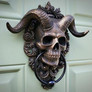 2022 nuevo diseño puerta aldaba decoración resina cabeza <span class=keywords><strong>de</strong></span> cabra figura colgador resina Punk <span class=keywords><strong>Satan</strong></span>ás cabeza <span class=keywords><strong>de</strong></span> oveja <span class=keywords><strong>estatua</strong></span> colgante <span class=keywords><strong>de</strong></span> pared artesanías - Product Image 3