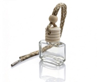 Vente en gros de flacons diffuseurs de parfum pour voiture en verre de 6,5 ml, flacon de parfum suspendu pour voiture avec bouchon à vis en bois
