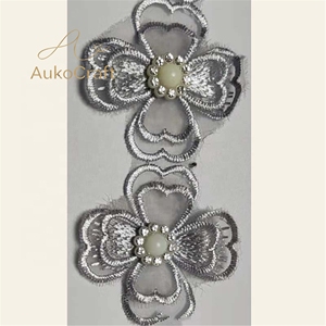 Accessoires <span class=keywords><strong>de</strong></span> confection DIY : Tissu en dentelle élégant en organza brodé <span class=keywords><strong>de</strong></span> cœurs, avec grandes <span class=keywords><strong>perles</strong></span> et strass, pour la confection <span class=keywords><strong>de</strong></span> coiffes et <span class=keywords><strong>de</strong></span> robes - Product Image 6