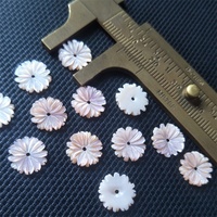 Perles de fleurs en nacre naturelle personnalisées en gros pour la fabrication de bijoux