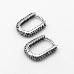 Pendientes de Clip Geométricos Cuadrados y Únicos de Acero de Titanio, Joyería Unisex, Otoño 2024 - Product Image 5
