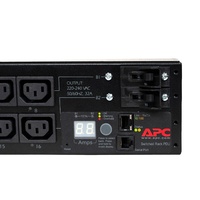 PDU APC AP7922B 2U à montage en rack avec interrupteur 32A, 16 prises 230V (16)C13, usage industriel, capacité de charge 7360 VA