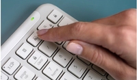 Logi-tech K950 Clavier mince sans fil Touche personnalisée silencieuse Clavier de bureau à domicile portable léger