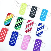 Porte-clés SW en PVC avec trou pour étiquette de bagage, breloques décoratives pour chaussures, porte-clés mignon et souple avec trou pour breloques, porte-clés étoile