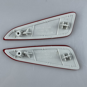 Réflecteur de pare-chocs arrière C-HR 81920-10030 F4010 81910-10030 Forme ménisque Auto-adhésif Matériau PC Lentille LED - Product Image 3