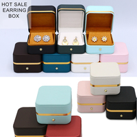 FADELI PACKING Boîte à bijoux carrée en cuir PU blanc avec logo personnalisé, intérieur en velours, emballage cadeau pour collier, bague, bracelet