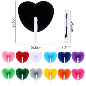 Abanicos de Papel Plegables en Forma de Corazón con Mango de Plástico, Surtido de Abanicos Plegables Blancos para Bodas y Fiestas - Product Image 3