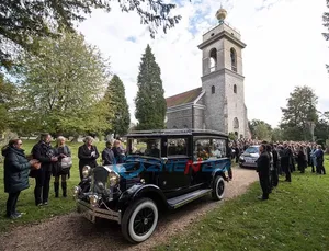 Voiture <span class=keywords><strong>de</strong></span> Luxe Classique Électrique Vintage pour la Visite des Monuments, Cérémonies <span class=keywords><strong>Funéraires</strong></span> et Usage Régale – Modèle Rétro Limousine pour Présidents - Product Image 5