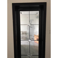 Porte à battant moderne pour appartement, design contemporain, chambre et salle de bain, avec double vitrage, grille et serrure étanche