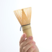 Kit de thé matcha artisanal japonais avec fouet en bois personnalisé, accessoires 100% bambou avec boîte en kraft pour fouet à matcha et café