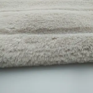 Tissu en fausse fourrure de lapin, coupe douce et lisse, bon pour les vêtements/Hometextile, vente en gros