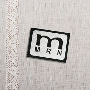 Etiquetas de tela personalizadas con logotipo privado, etiquetas de alta densidad para prendas de vestir, etiquetas de cuidado de satén para ropa al por mayor, etiquetas tejidas personalizadas - Product Image 6