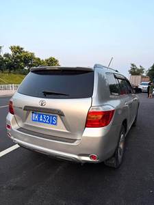 Toyota Highlander 2009 2.7L 6AT SUV de 7 Asientos – SUV Japonés Usado Premium, Auto Familiar Confortable para Compradores Globales - Product Image 4