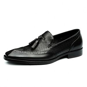 Chaussures habillées d'été pour hommes en cuir véritable faites à la main, à bout pointu, avec pompons, ajourées, respirantes et antidérapantes, idéales pour le bureau et la carrière - Product Image 2
