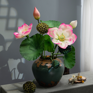 Collection réaliste de lotus artificiels au toucher humide pour les bassins à poissons décoratifs, les éléments aquatiques et la décoration intérieure verte - Product Image 2