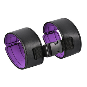 Set <span class=keywords><strong>Bondage</strong></span> SM 8 Pezzi: Manette, Cavigliere, Collare con Catena, Bavaglio, Morsetti per Capezzoli, Frusta, Giocattoli Erotici Fetish per Donne - Product Image 6