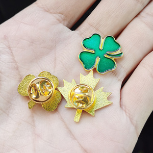 Épingles à revers trèfle de la Saint-Patrick, broches trèfle, cadeaux de la Saint-Patrick, porte-bonheur, feuille verte en émail, cadeaux pour les festivals irlandais - Product Image 2