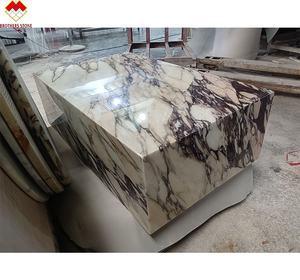 طاولة قهوة فاخرة من رخام كالاكاتا فيولا، قاعدة رخامية بيضاء مع زهور بنفسجية، طاولات مكعبة من الرخام - Product Image 2