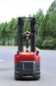 Spedizione Gratuita: Stoccatore Elettrico da 2000kg con Operatore a Bordo, Carrello Elevatore Elettrico per Movimentazione Materiali in Fabbrica - Product Image 4